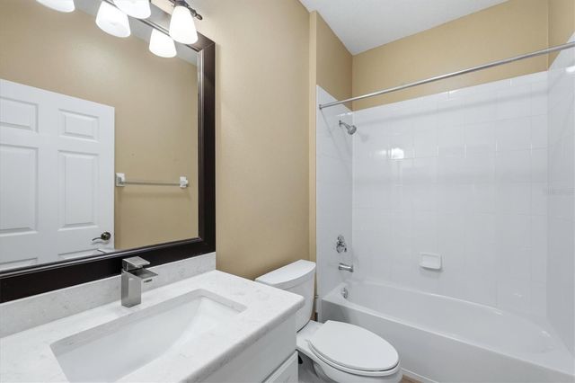 8050 VICTORIA FALLS CIRCLE, Sarasota, FL 34243