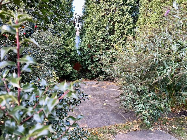 216 Rockledge Avenue, Cortlandt Manor, NY 10511