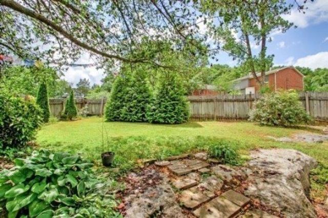 684 Mercer Dr, Hermitage, TN 37076