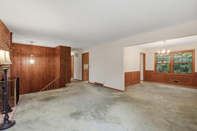 141 Oakwood Drive, New Brighton, MN 55112