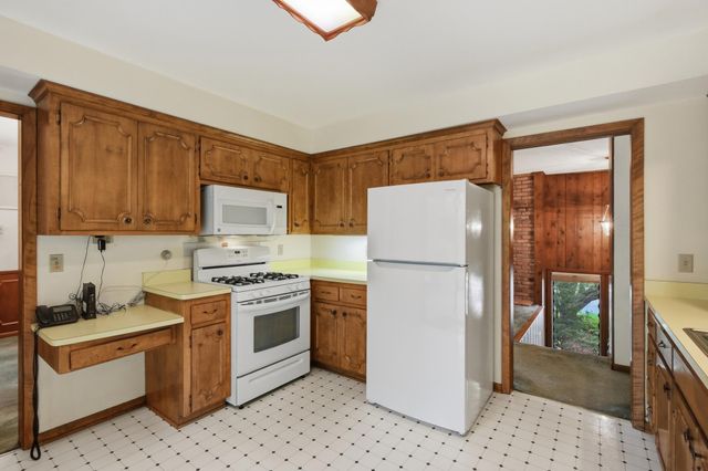 141 Oakwood Drive, New Brighton, MN 55112