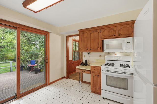141 Oakwood Drive, New Brighton, MN 55112