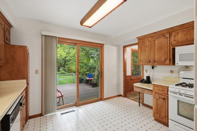 141 Oakwood Drive, New Brighton, MN 55112