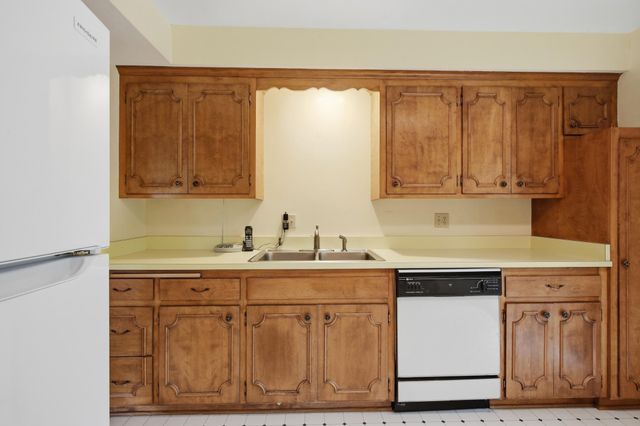 141 Oakwood Drive, New Brighton, MN 55112