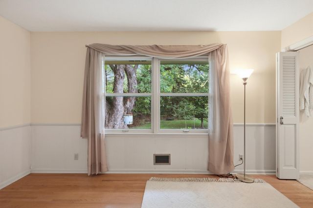 141 Oakwood Drive, New Brighton, MN 55112
