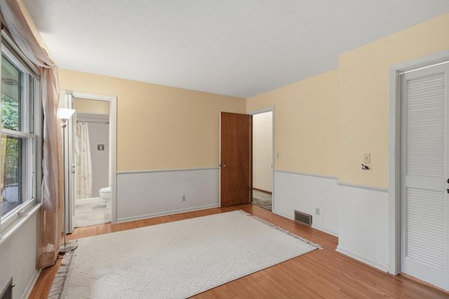 141 Oakwood Drive, New Brighton, MN 55112