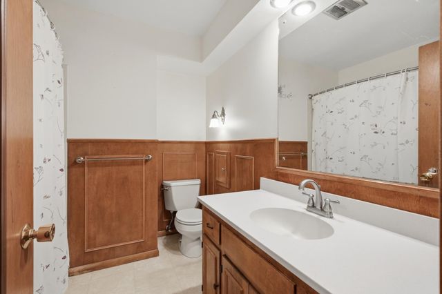141 Oakwood Drive, New Brighton, MN 55112