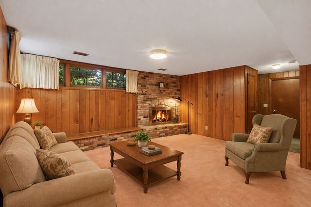 141 Oakwood Drive, New Brighton, MN 55112