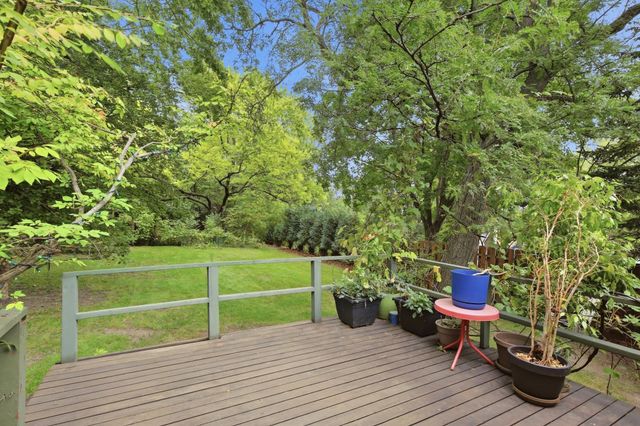 141 Oakwood Drive, New Brighton, MN 55112