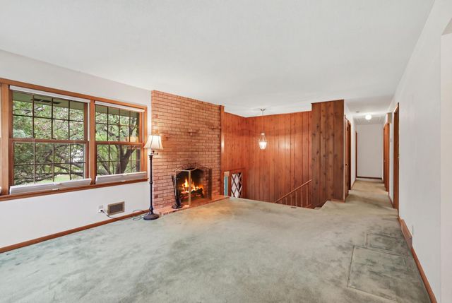 141 Oakwood Drive, New Brighton, MN 55112