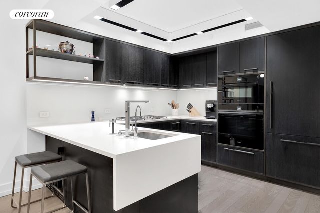 70 Charlton St Apt 4C, New York City, NY 10014