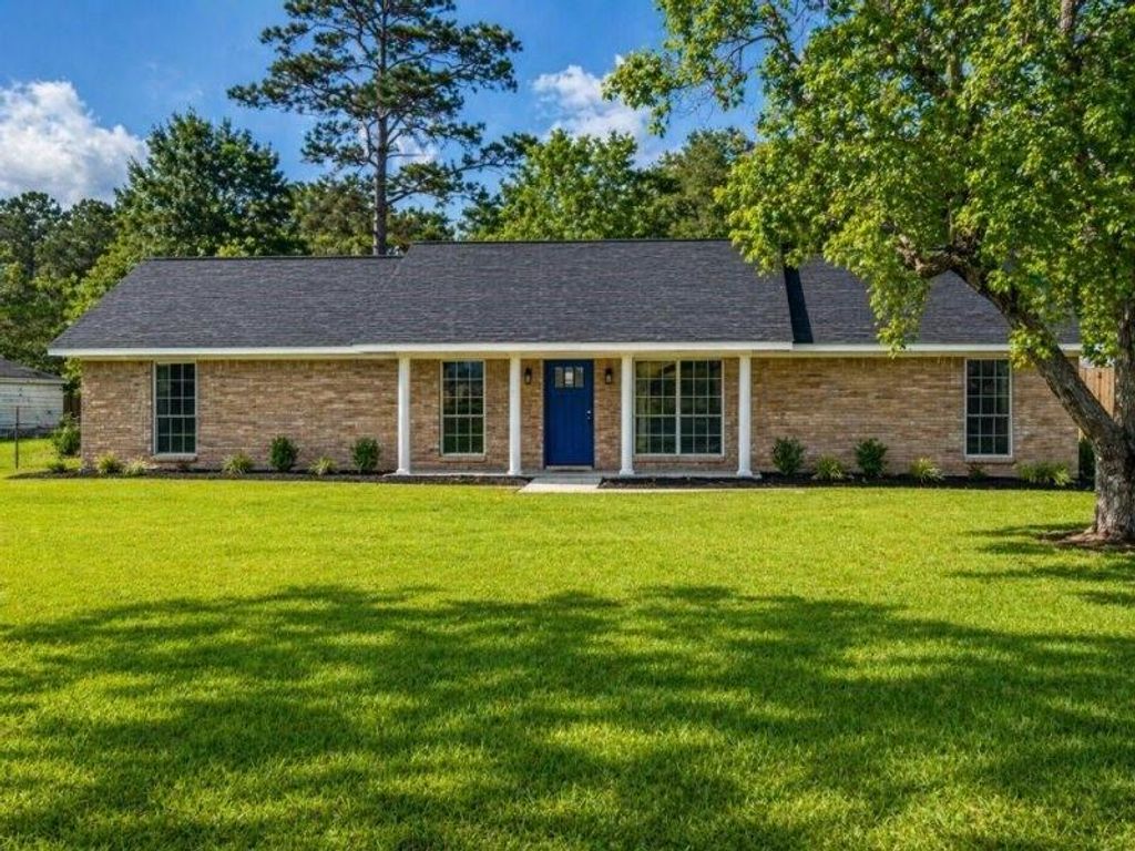 2052 County Road 118, Liberty, TX 77575