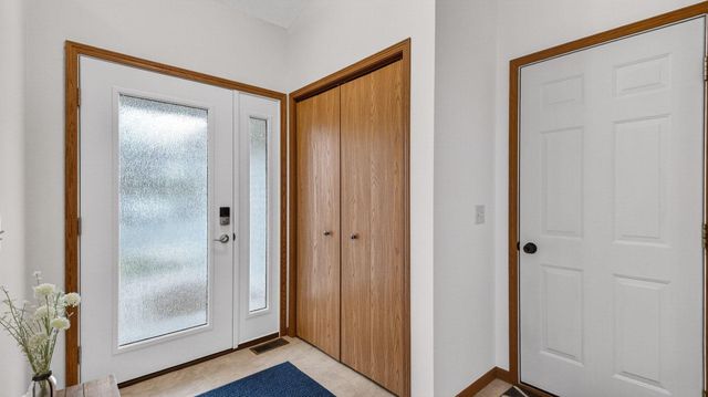 305 Arbor Hills Circle, Eau Claire, WI 54703