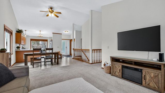 305 Arbor Hills Circle, Eau Claire, WI 54703