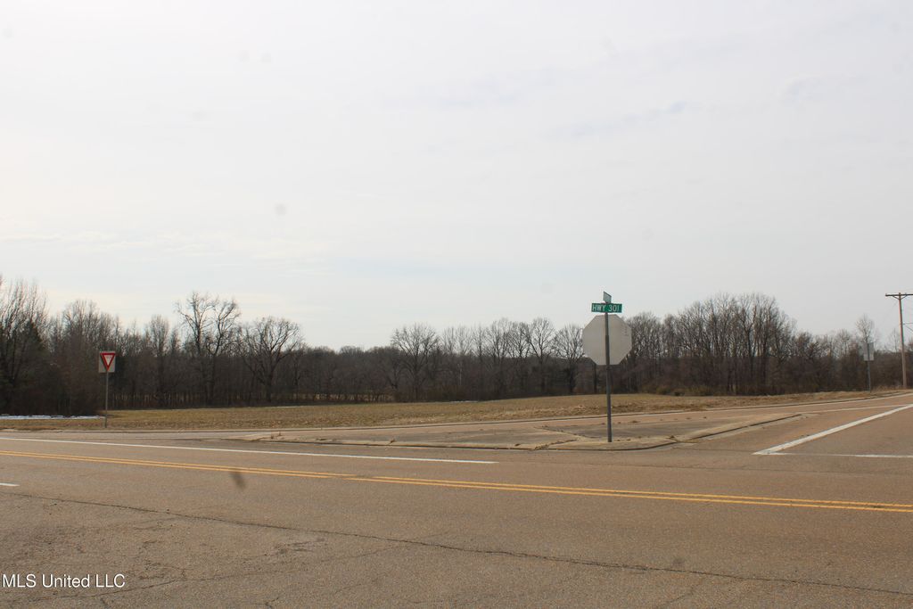 3900 Highway 301, Lake Cormorant, MS 38641 — exterior