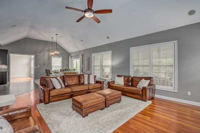 542 Karlenia Court, Edgewood, KY 41017