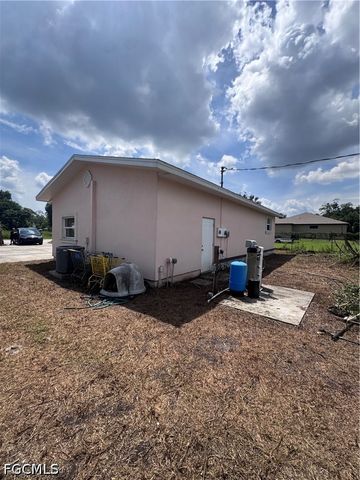 2935 Winona DR, North Fort Myers, FL 33917