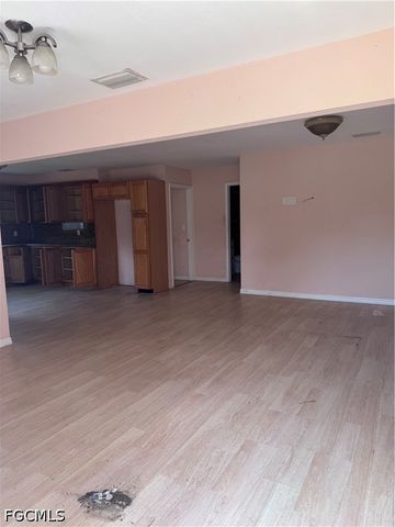 2935 Winona DR, North Fort Myers, FL 33917