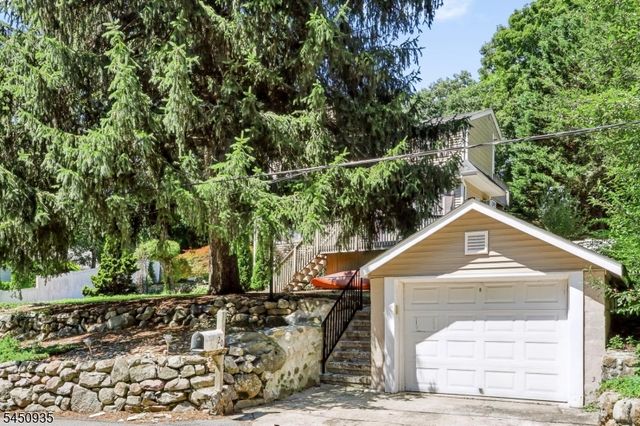 20 The Loop, Ringwood Boro, NJ 07456