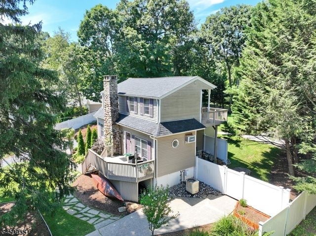 20 The Loop, Ringwood Boro, NJ 07456