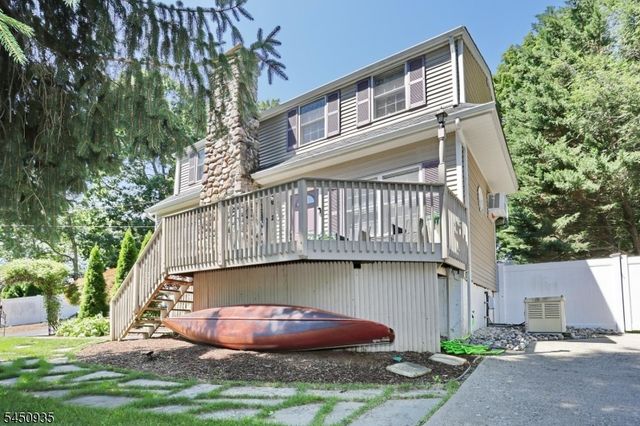 20 The Loop, Ringwood Boro, NJ 07456