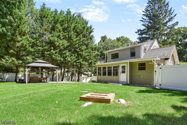 20 The Loop, Ringwood Boro, NJ 07456