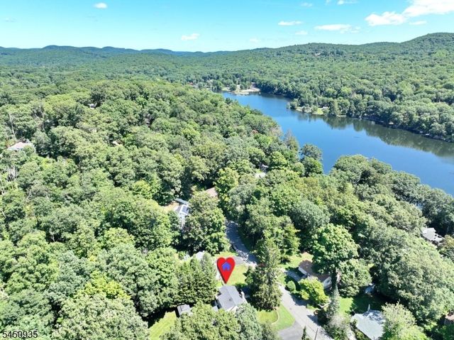 20 The Loop, Ringwood Boro, NJ 07456