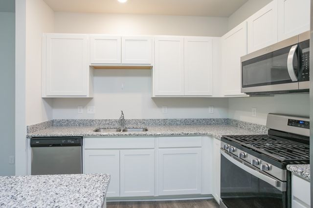 2960 Mallard Dr, Lebanon, TN 37090