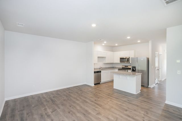 2960 Mallard Dr, Lebanon, TN 37090