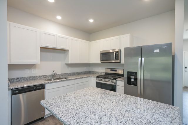 2960 Mallard Dr, Lebanon, TN 37090