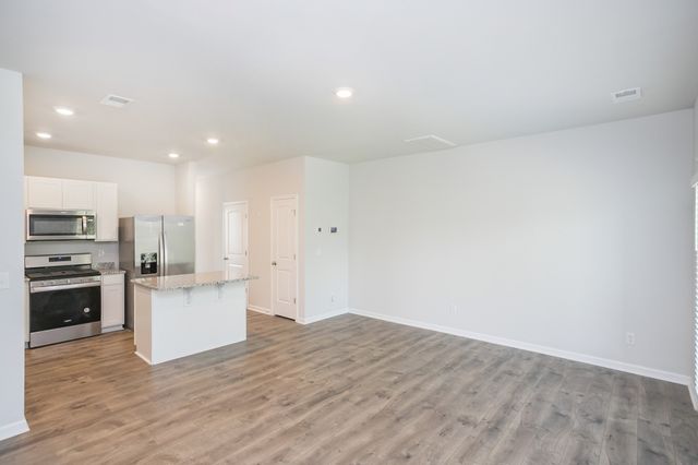 2960 Mallard Dr, Lebanon, TN 37090