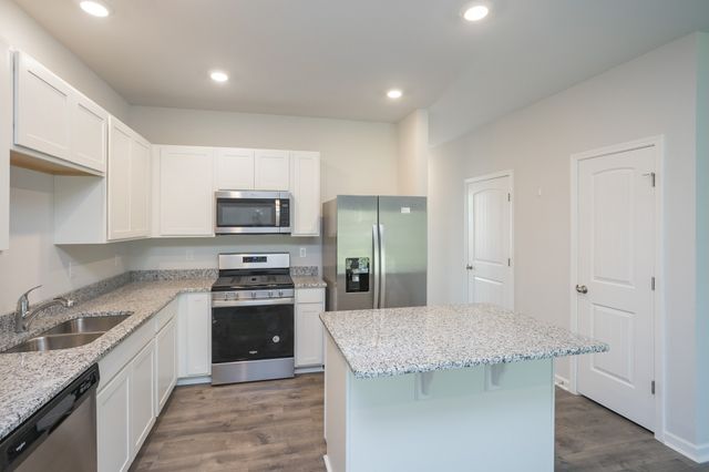 2960 Mallard Dr, Lebanon, TN 37090