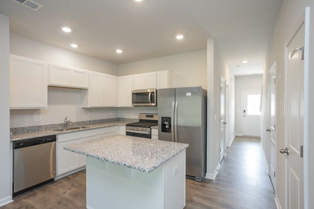 2960 Mallard Dr, Lebanon, TN 37090