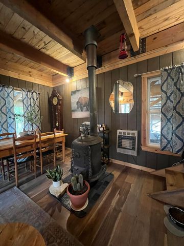 2709 Wagner Road, Willow Springs, MO 65793