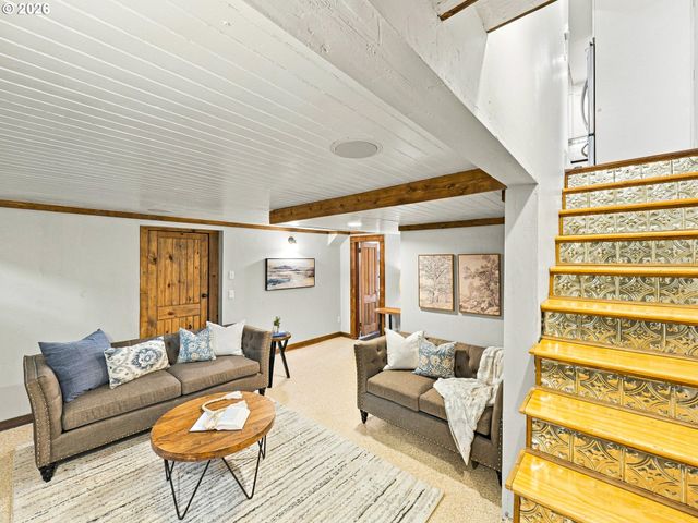 604 S FLORIDA St, Portland, OR 97219