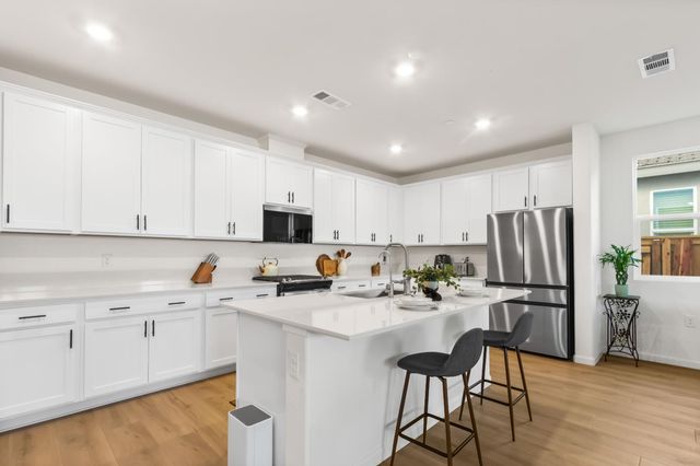 1550 Apiary Way, Hughson, CA 95326