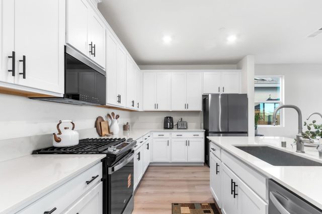 1550 Apiary Way, Hughson, CA 95326