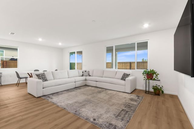 1550 Apiary Way, Hughson, CA 95326