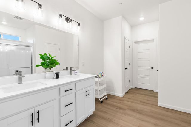 1550 Apiary Way, Hughson, CA 95326