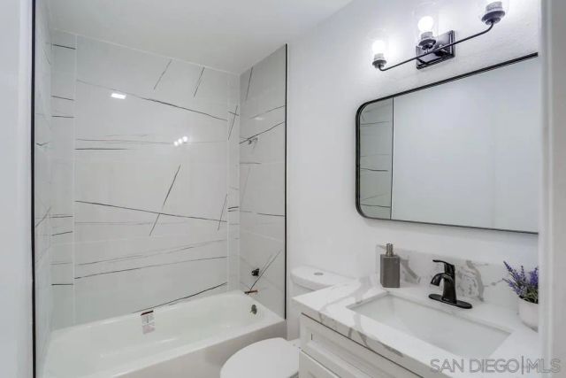 2360 Hosp 331, Carlsbad, CA 92008