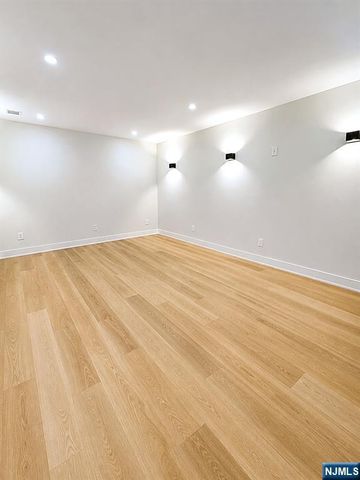 220 Riveredge, Tenafly, NJ 07670