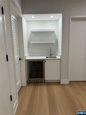 220 Riveredge, Tenafly, NJ 07670