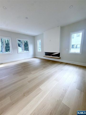 220 Riveredge, Tenafly, NJ 07670