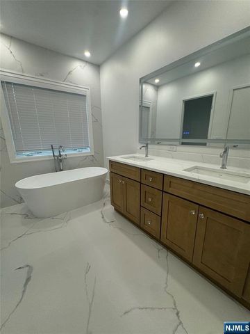 220 Riveredge, Tenafly, NJ 07670