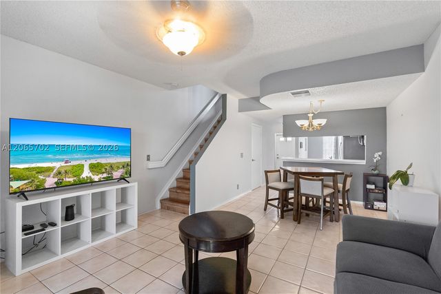 38 Truman Dr, Weston, FL 33326