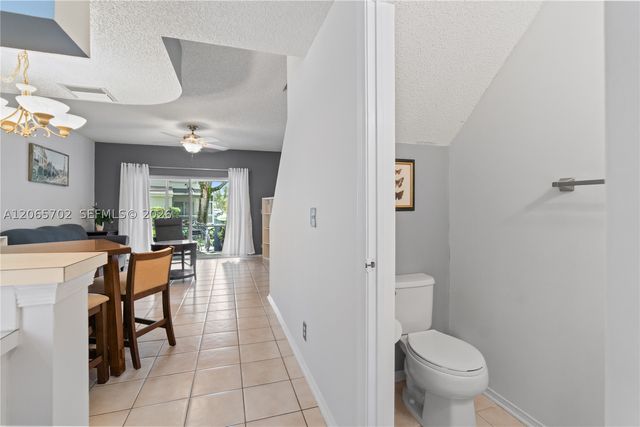 38 Truman Dr, Weston, FL 33326