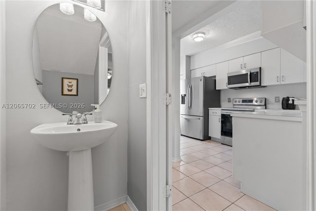 38 Truman Dr, Weston, FL 33326