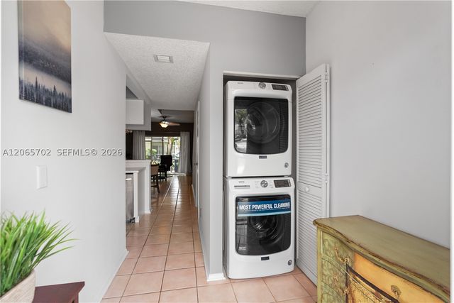 38 Truman Dr, Weston, FL 33326