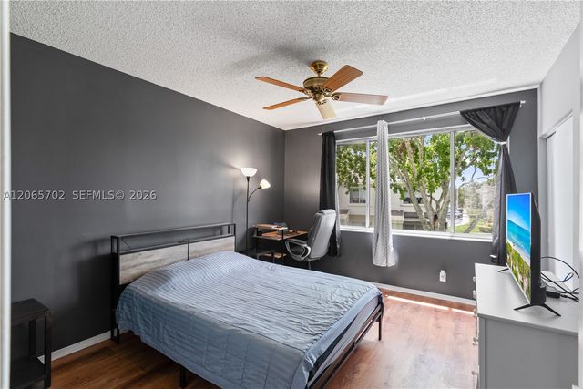 38 Truman Dr, Weston, FL 33326