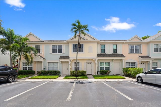 38 Truman Dr, Weston, FL 33326